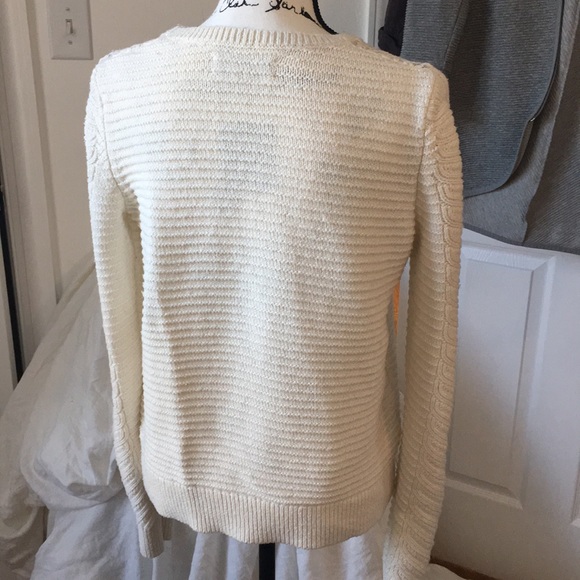 2 sweaters - Picture 8 of 8